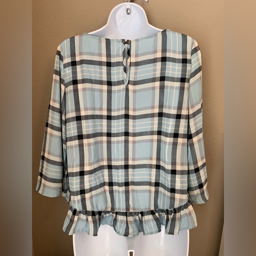 Gianni Bini blue square crop front longer in back blouse. Size L - Picture 2 of 4